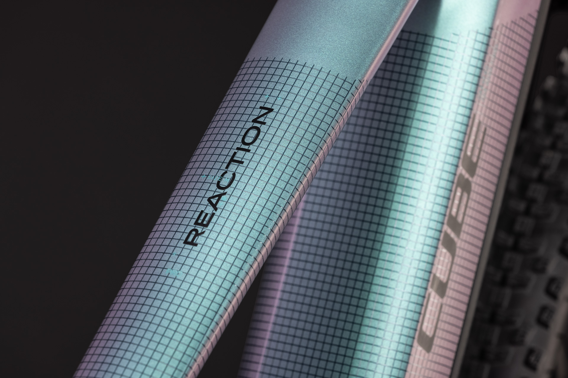 Cube Reaction Hybrid Pro 800 - L/